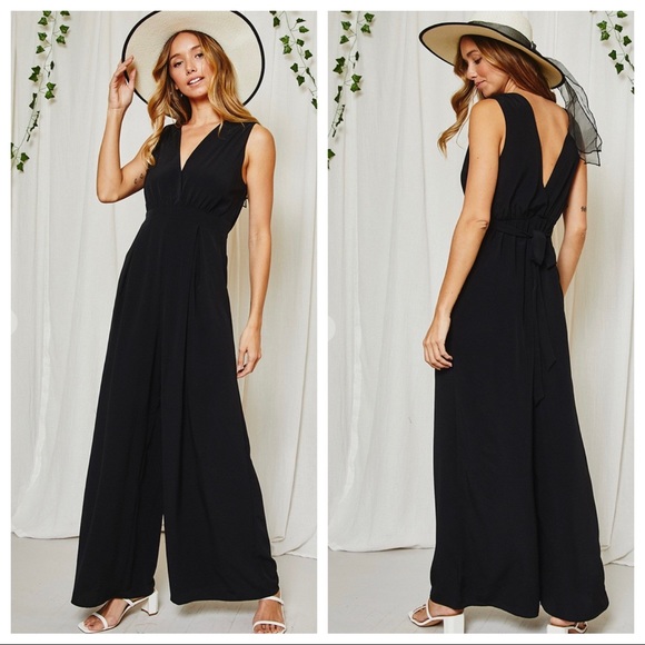 Chic and Stylish Sleeves Wide Leg Jumpsuit - Picture 3 of 5